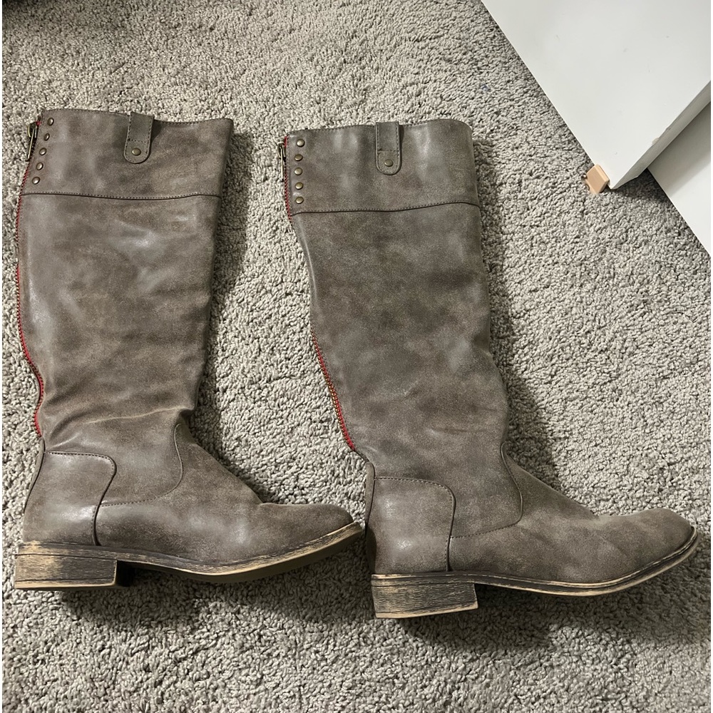 Tall grey boots size 8.5